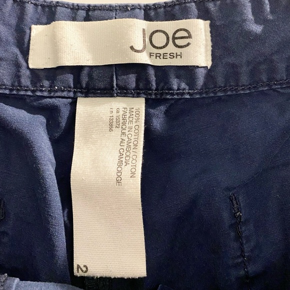Joe Fresh Navy Blue Cargo Shorts, Size 2 - Picture 3 of 7